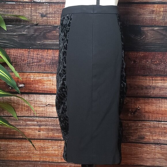 Ann Taylor Pencil Skirt Size 2 Black Velvet Leopard Zip Back - Picture 3 of 8